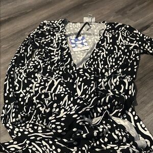 Diane Von Furstenberg Black and White wrap dress